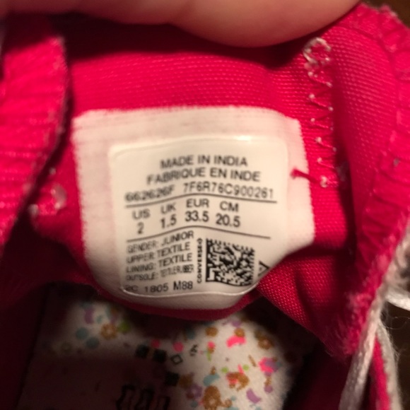 Girls converse size 2. Great condition! - Picture 3 of 4